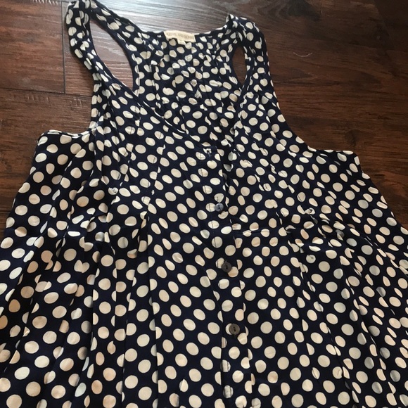 Sleeveless button blouse tank - Picture 2 of 7